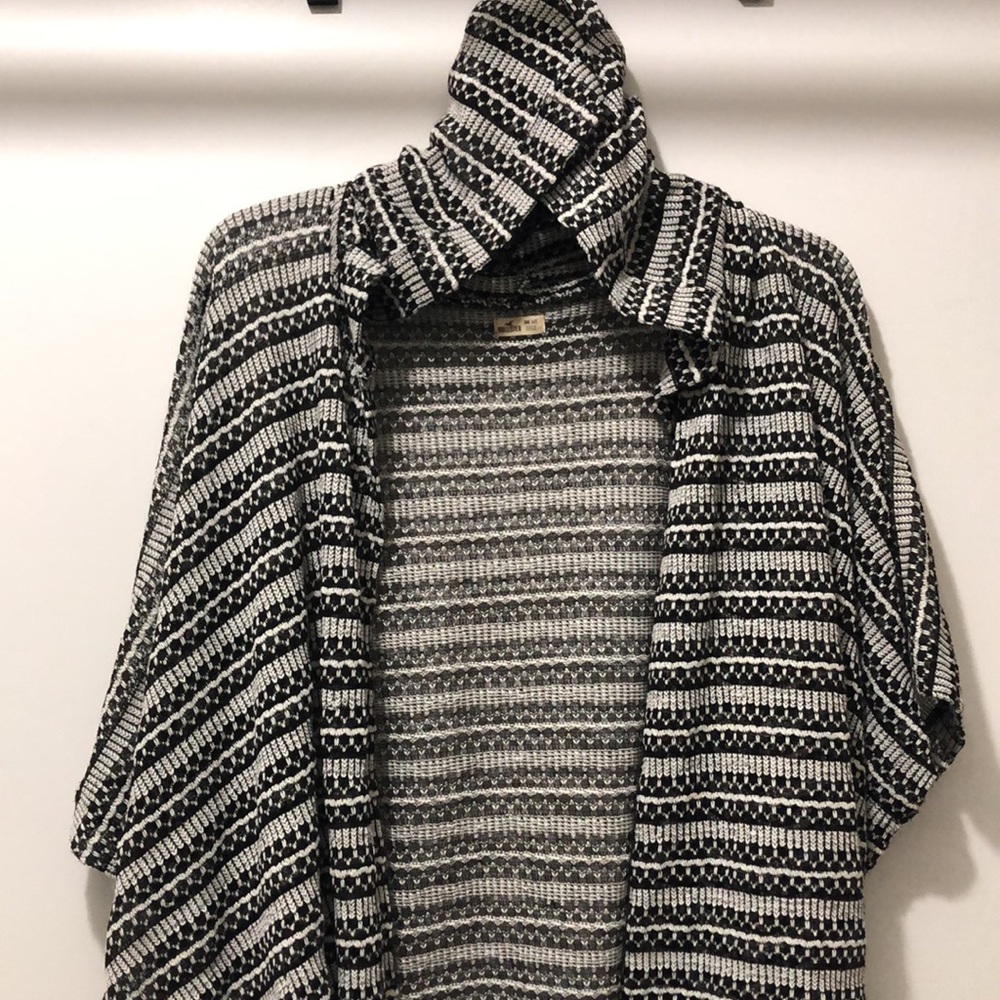Hollister Women One Size Geometric Cover Up Hoodie Tunic Poncho White/Black - Picture 3 of 7